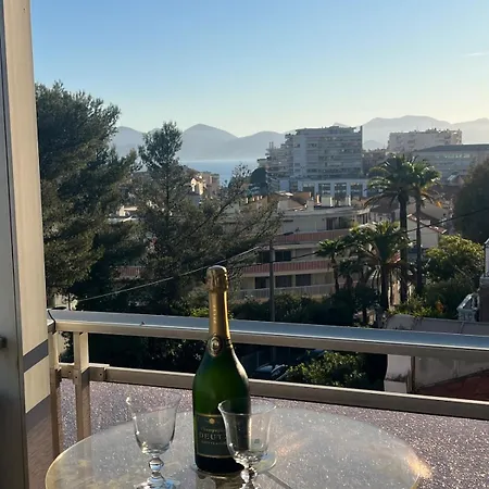 公寓 Joli Avec Balcon, Centre De Cannes, 5 Mn A Pieds De La Et Du Palais Des Festivals *