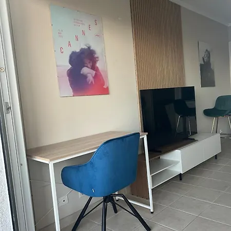 Joli Avec Balcon, Centre De Cannes, 5 Mn A Pieds De La Et Du Palais Des Festivals Apartman