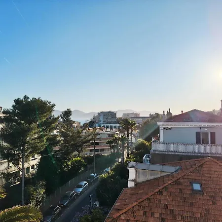 Joli Avec Balcon, Centre De Cannes, 5 Mn A Pieds De La Et Du Palais Des Festivals Apartman